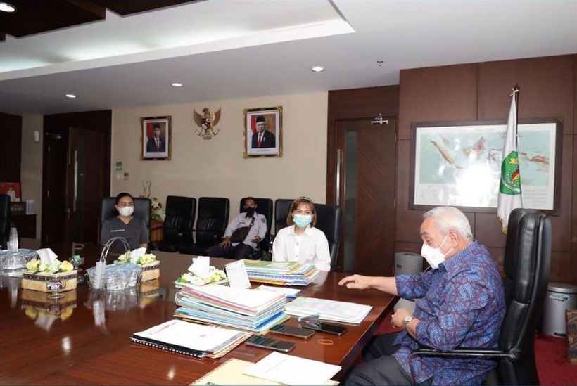 Pengurus IDAI Kaltim 2021-2024 saat bersilaturahmi dengan Isran Noor.