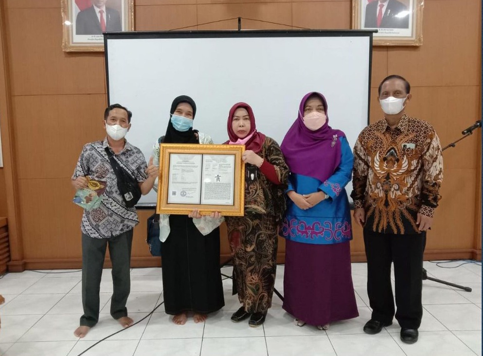 Sertifikat Indikasi Geogafis Kakao Berau dari Kemenkumham diserahkan Rabu, 9 Februari 2022.