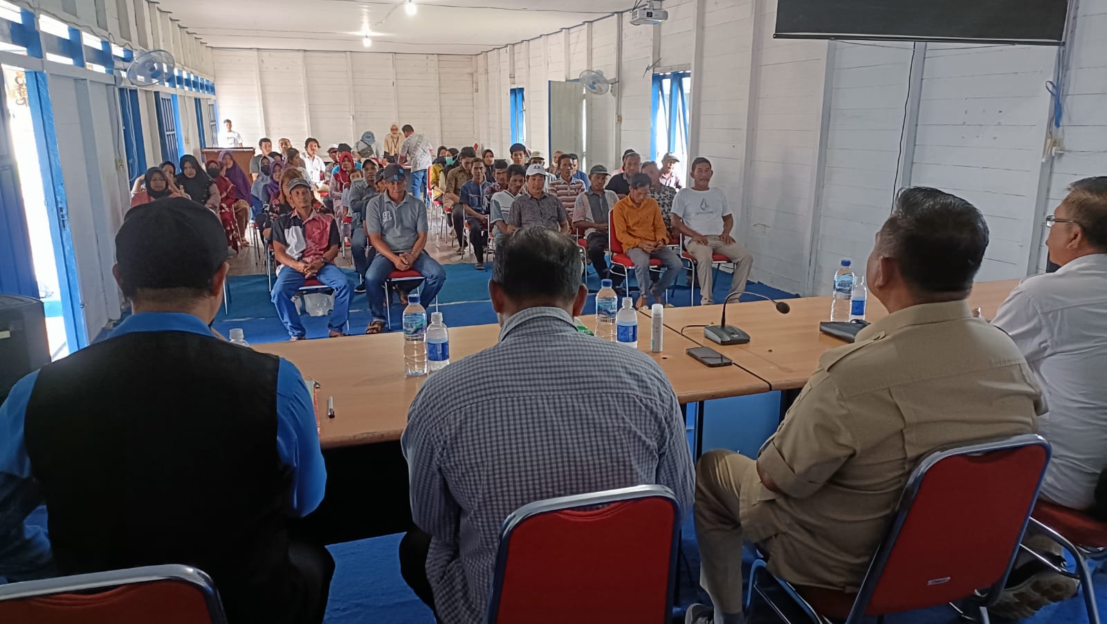 Anggota DPRD Kaltim Ekti Imanuel gelar Sosbang di Kutai Barat, 5 November 2022. [Ist]