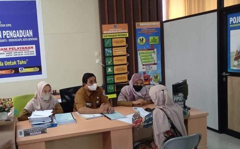 Pelayanan di Disdukcapil Bontang. [Ist]