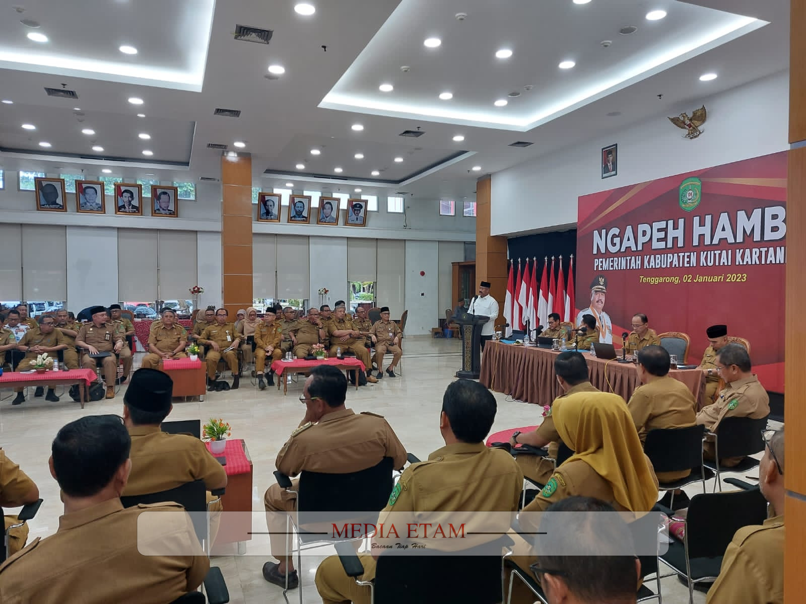 Kegiatan Ngapeh Hambat Pemerintah Kab. Kukar di Ruang Serba guna Kantor Bupati Kukar, Tenggarong.[Indah/Mediaetam.com]