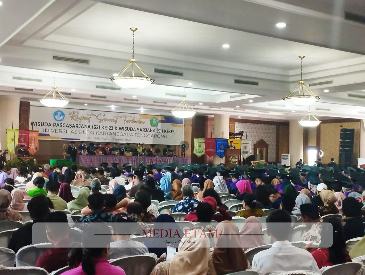 Wisuda Universitas Kutai Kartanegara Tenggarong. [Indah/Mediaetam.com]