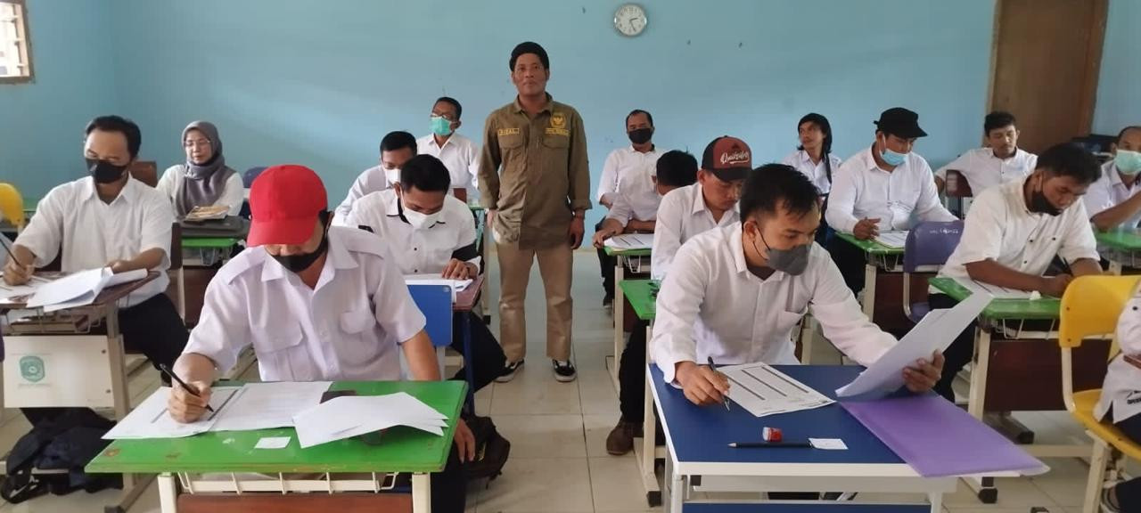 Tes tertulis calon anggota PPS di Kec. Sebulu. [Ist]