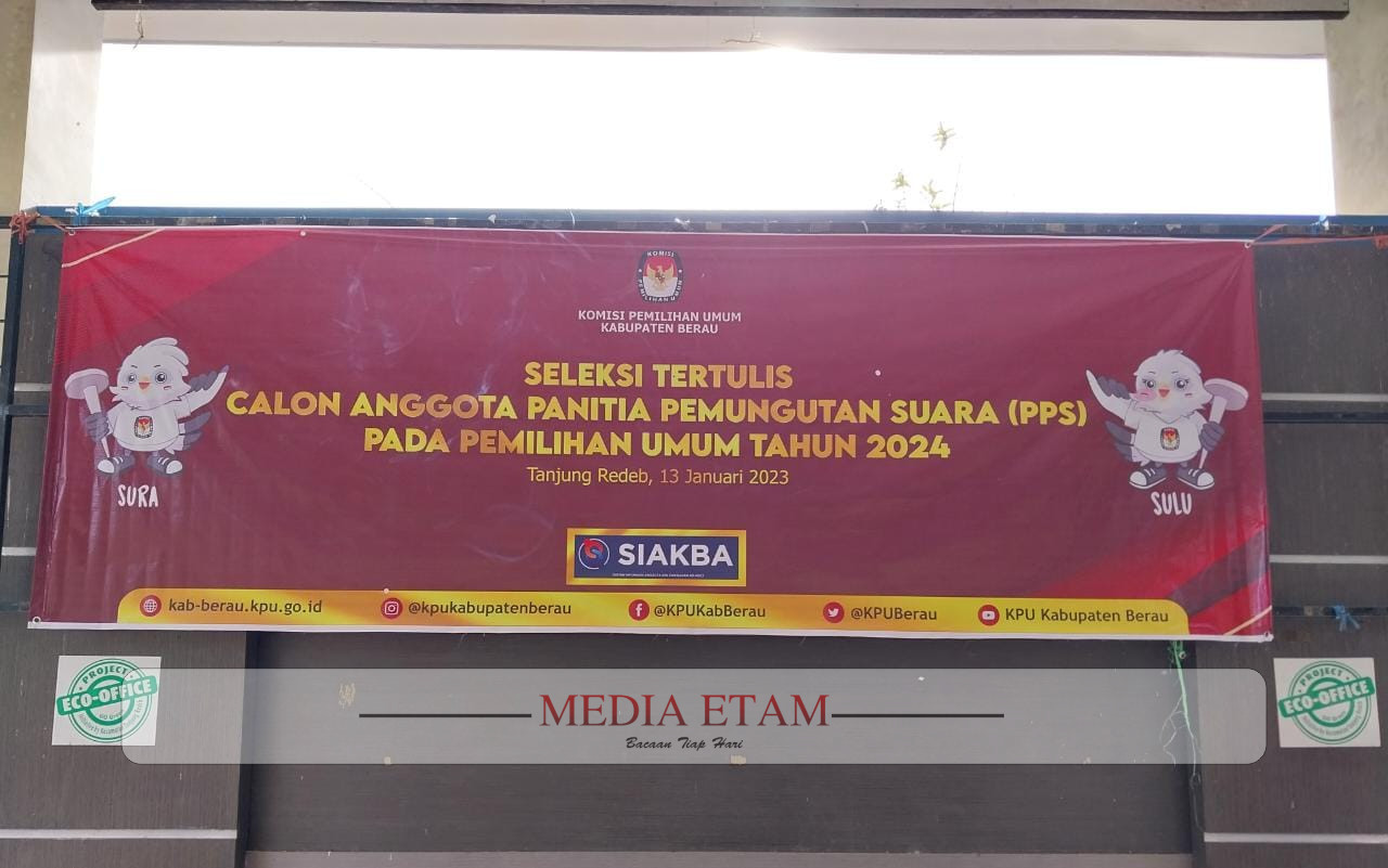 Ujian tertulis Calon Panitia Pemungutan Suara (PPS) diikuti 38 peserta di Kecamatan Tanjung Redeb. [ Christian / Mediaetam.com]