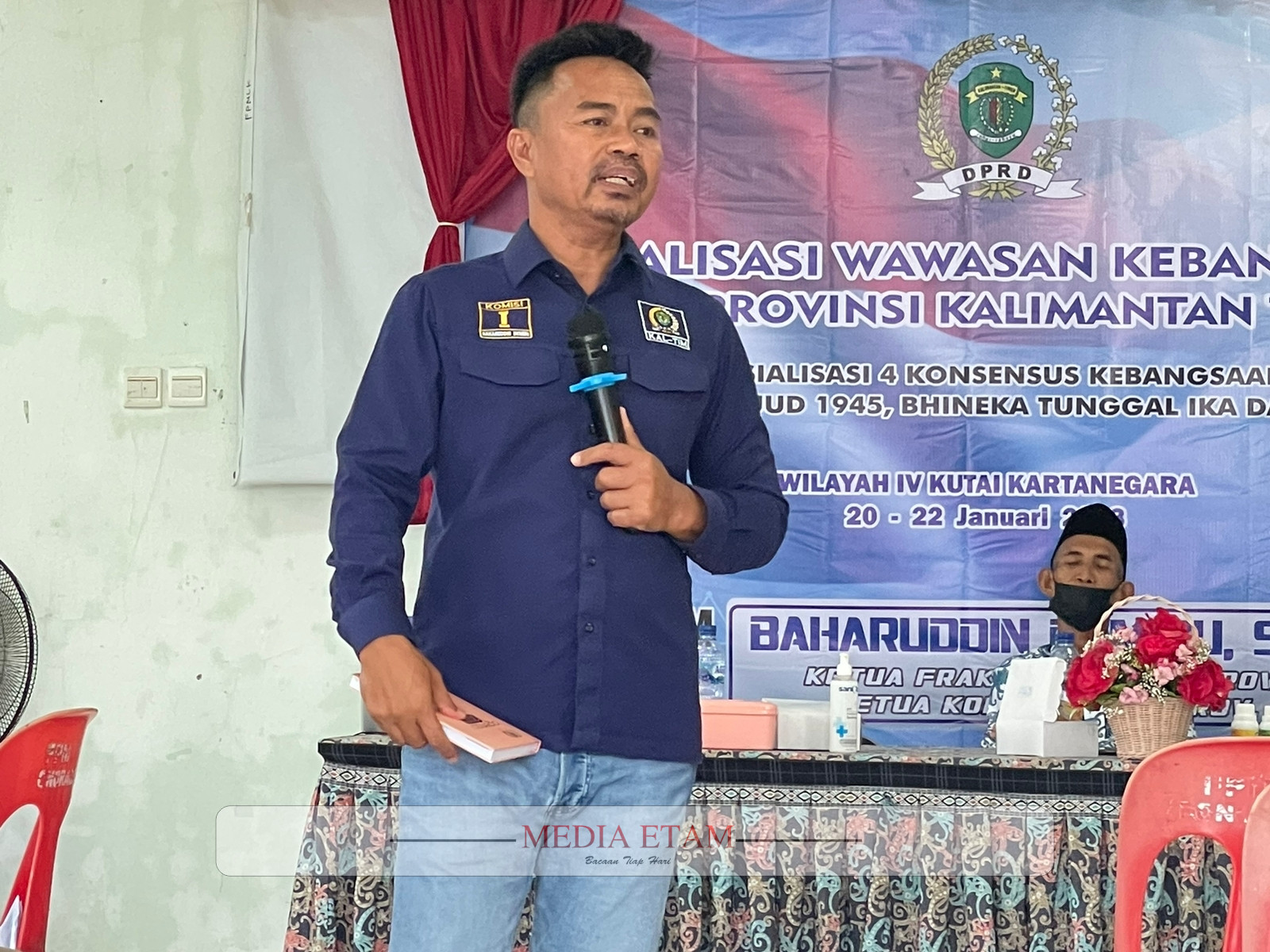 Ketua Fraksi PAN dan Ketua Komisi I DPRD Kaltim Baharuddin Demmu, saat menggelar Sosbang di Desa Ponoragan, Kecamatan Loa Kulu, Kutai Kartanegara, Sabtu, 21 Januari 2023.