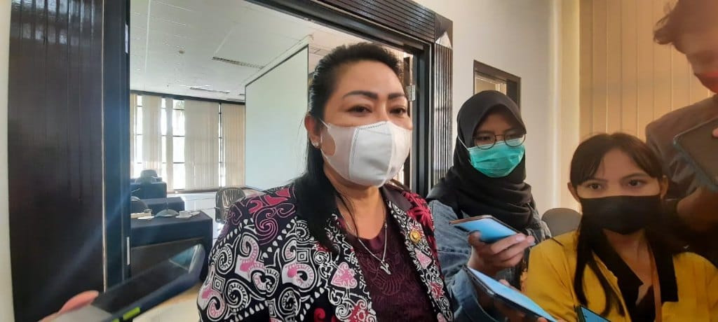 Ketua Komisi III DPRD Kalimantan Timur, Veridiana Huraq Wang saat diwawancarai wartawan (Foto: Ist)