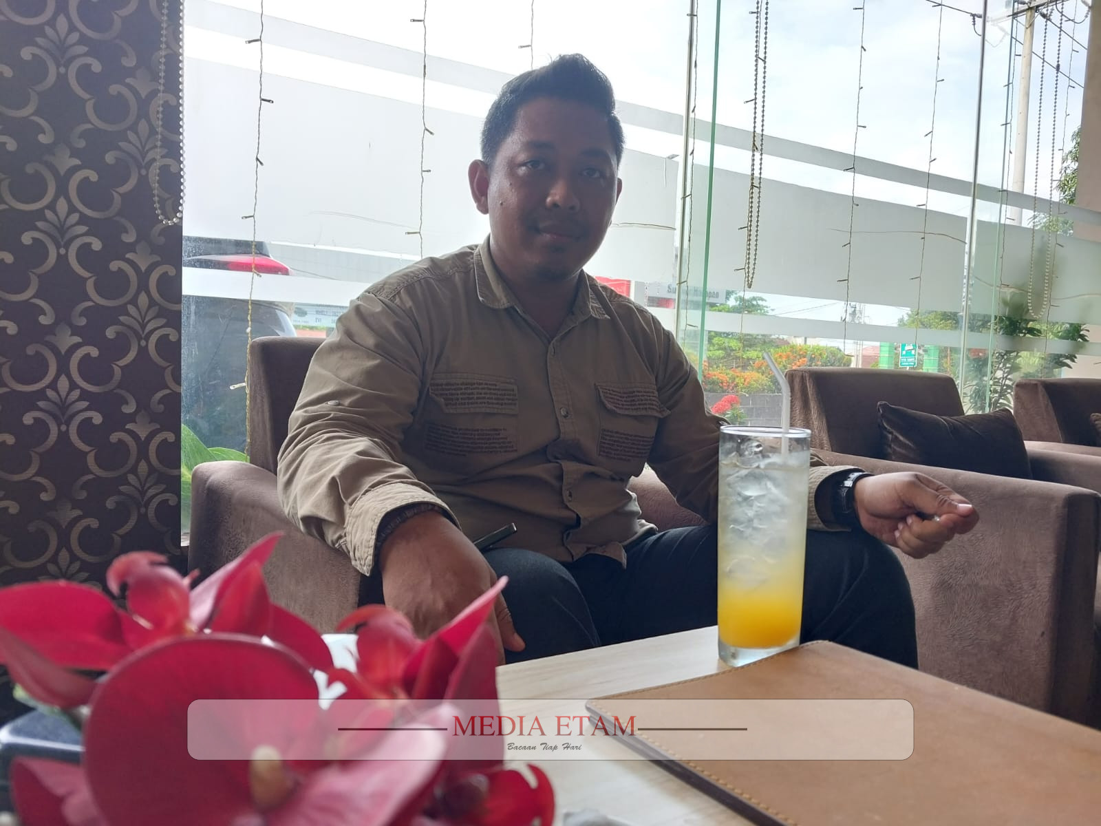 Perwakilan DPC Papdesi Berau sekaligus Kepala Kampung Labanan Makmur Mupit Datusahlan, yang ditemui media ini di Hotel Grand Parama, Selasa (24/01/2023). [Elton Wada / Mediaetam.com]