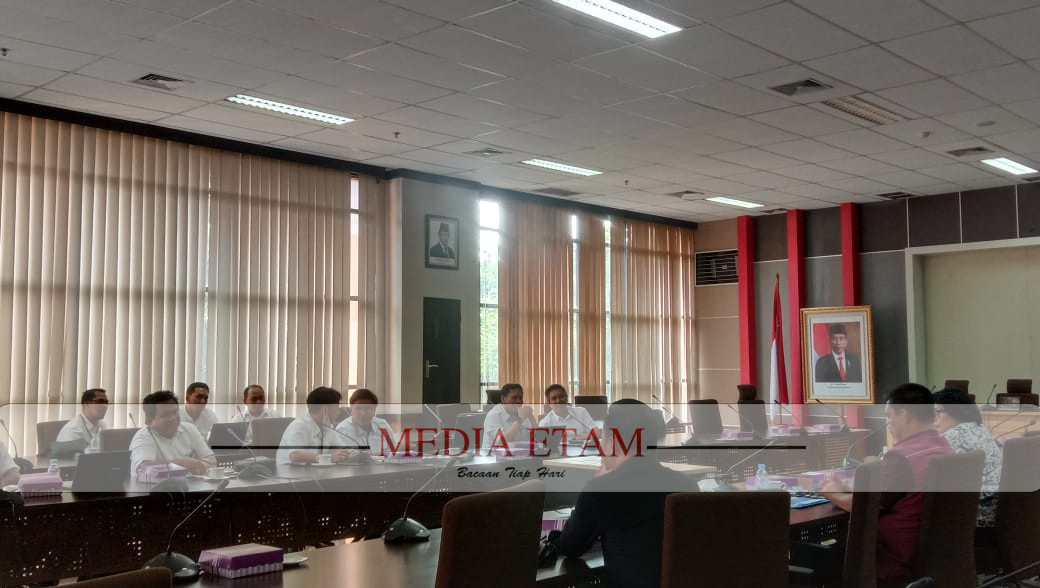 Komisi III DPRD Kalimantan Timur saat melaksanakan RDP bersama Balai Jalan Nasional (Foto Iswanto Mediaetam.com).