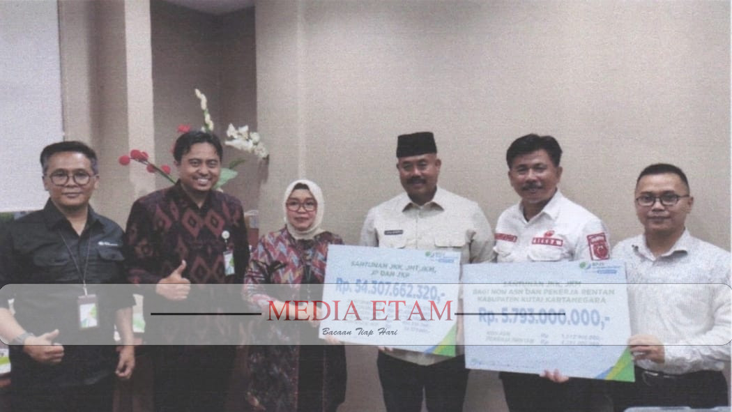Kunjungan Kepala BPJS Ketenagakerjaan Kantor Wilayah Kalimantan di ruang rapat kantor Pemkab Kukar. (Istimewa)