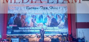 Ketua DPRD Berau, Madri Pani saat memberikan sambutan pada Perayaan Natal BAMAG 2022 di GOR Pemuda, Tanjung Redeb, pada Selasa (31/1/2023). [Christian / Mediaetam.com]