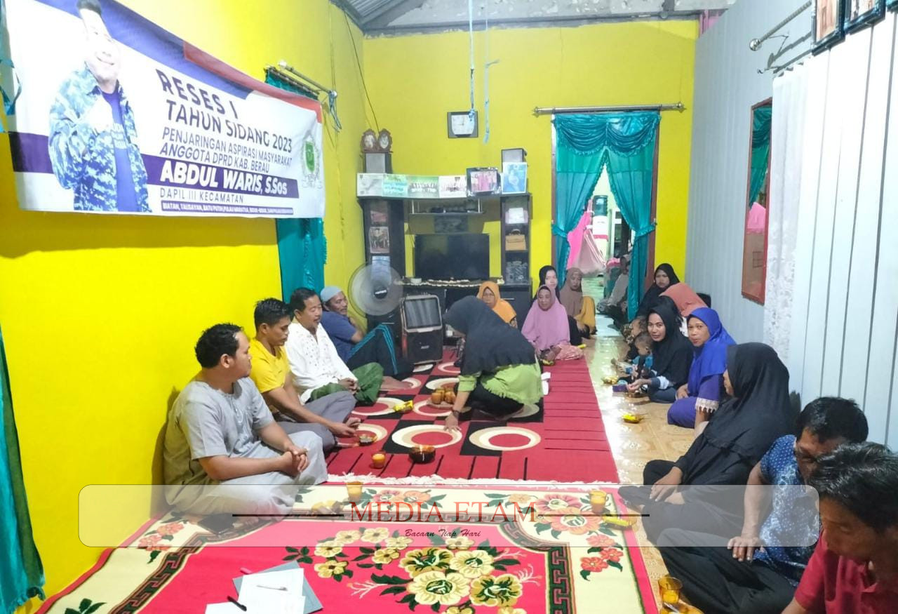 Wakil Ketua Komisi III DPRD Berau, Abdul Waris saat menggelar Reses I Tahun 2023 di Kecamatan Biduk-Biduk, pada 7-12 Februari 2023. [Christian / Mediaetam.com]