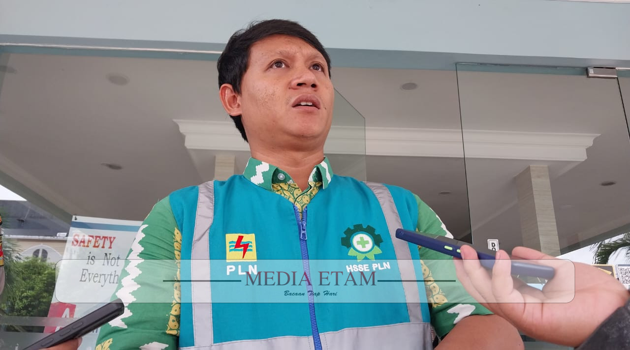 Manager Unit Pelayanan PLN Tanjung Redeb, Muhammad Akhlis. [Elton Wada / Mediaetam.com]