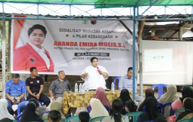 Anggota komisi IV DPRD Kalimantan Timur, Ananda Emira Moeis saat melaksanakan kegiatan sosialisasi empat pilar kebangsaan (Foto Istimewa).