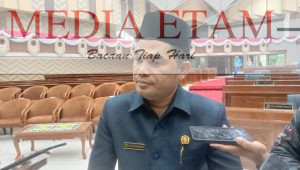 Ketua DPRD Kalimantan Timur, Hasanuddin Mas'ud saat ditemui awak media usai rapat paripurna (Foto Iswanto, Mediaetam.com).