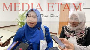 Ketua Komisi IV DPRD Kota Samarinda (kiri) Sri Puji Astuti di dampingi Anggota Komisi IV Damayanti (kanan). (Idham, Mediaetam.com)