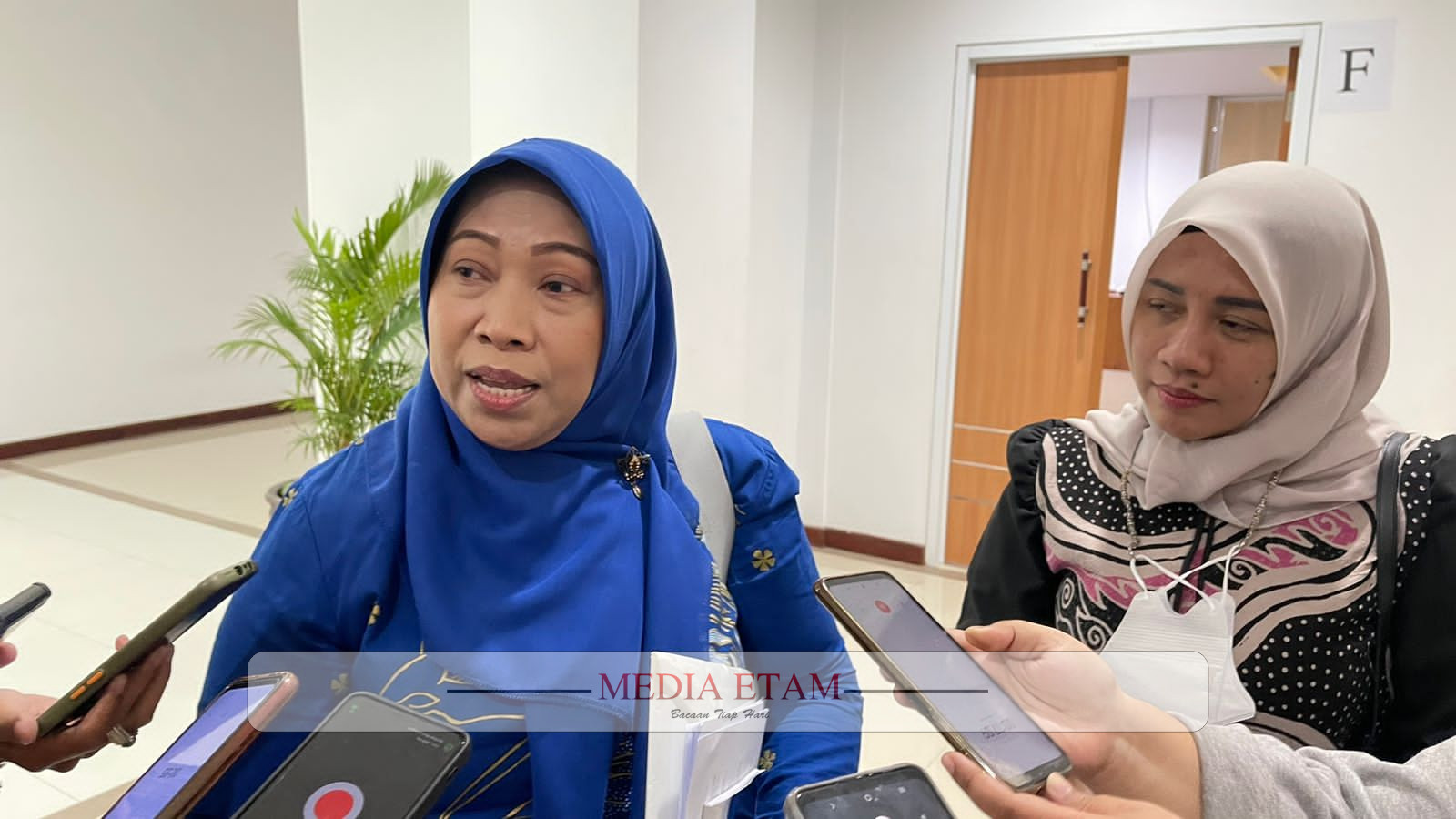 Ketua Komisi IV DPRD Kota Samarinda (kiri) Sri Puji Astuti di dampingi Anggota Komisi IV Damayanti (kanan). (Idham, Mediaetam.com)