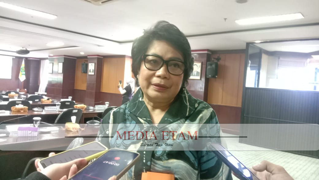 Ketua komisi III DPRD Kalimantan Timur, Veridiana Huraq Wang saat diwawancarai awak media (Foto Iswanto, Mediaetam.com).