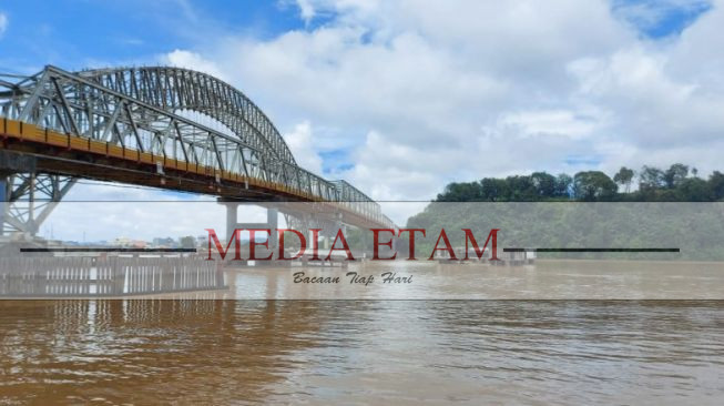 Kondisi alur sungai Mahakam di Samarinda (Foto Iswanto, Mediaetam.com).