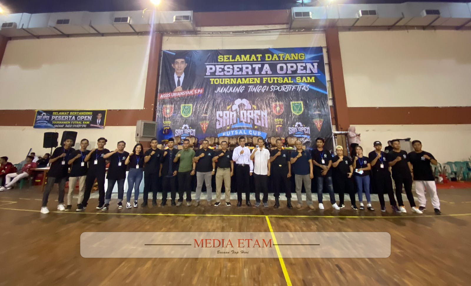 Momentum pembukaan Open Turnamen Futsal "Sahabat Agus Milenial" di GOR Pemuda, Tanjung Redeb, pada Kamis (2/3/2023) lalu. [Christian / Mediaetam.com]