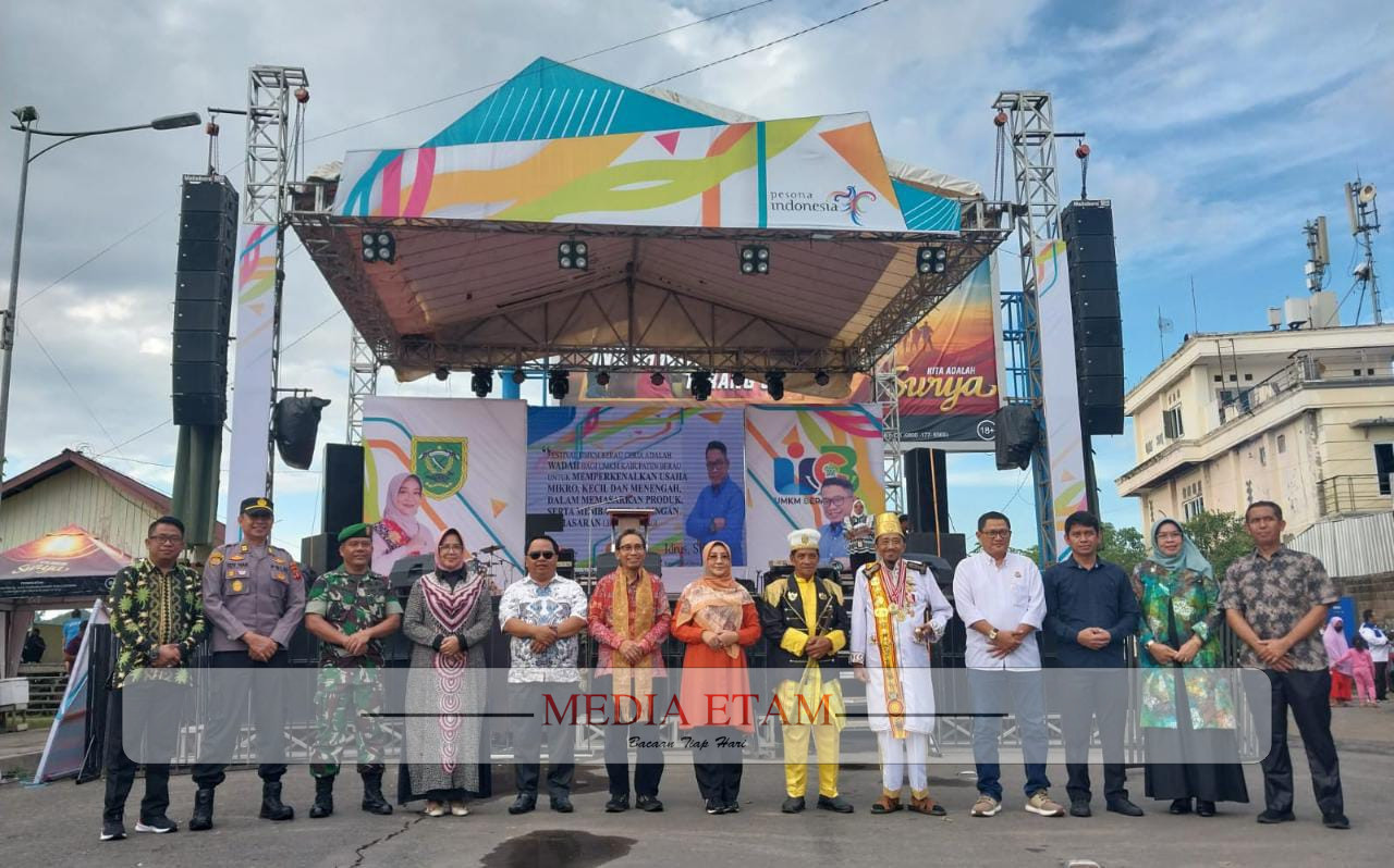 Pembukaan festival UMKM Berau Ceria yang dihadiri oleh perwakilan Kementerian Koperasi dan UKM RI, pejabat daerah, dan pemangku adat di Kabupaten Berau. [Christian / Mediaetam.com]
