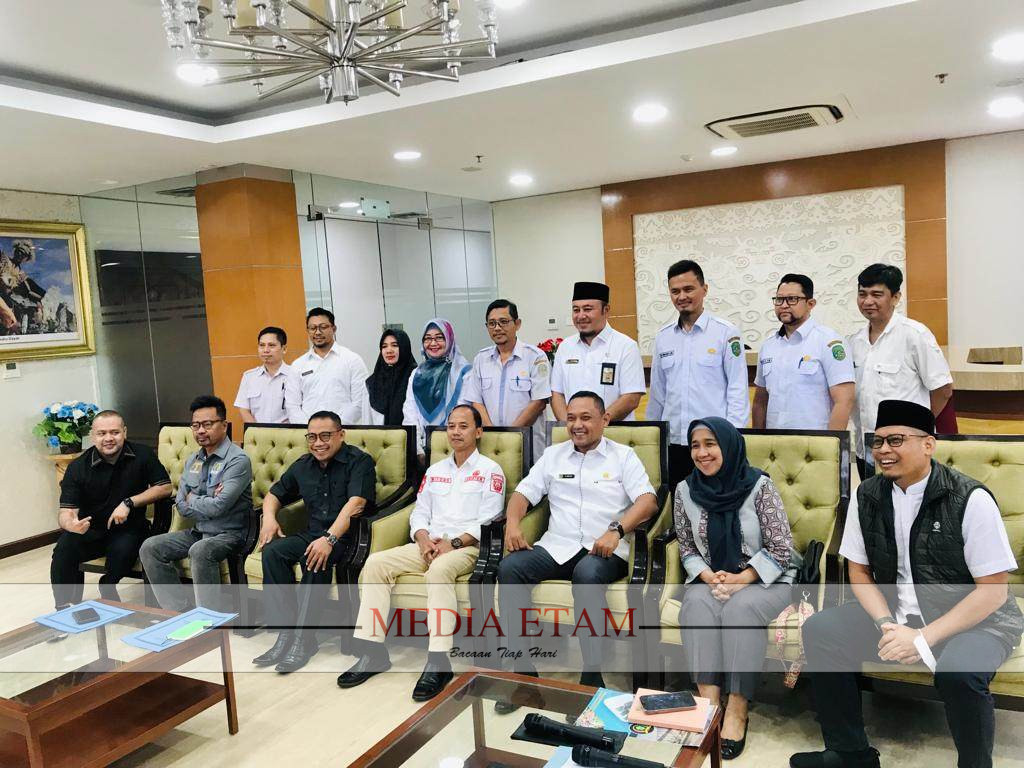 Anggota DPRD Provinsi Kaltim bersama jajaran Pemkab Kukar. (Indah, Mediaetam.com)