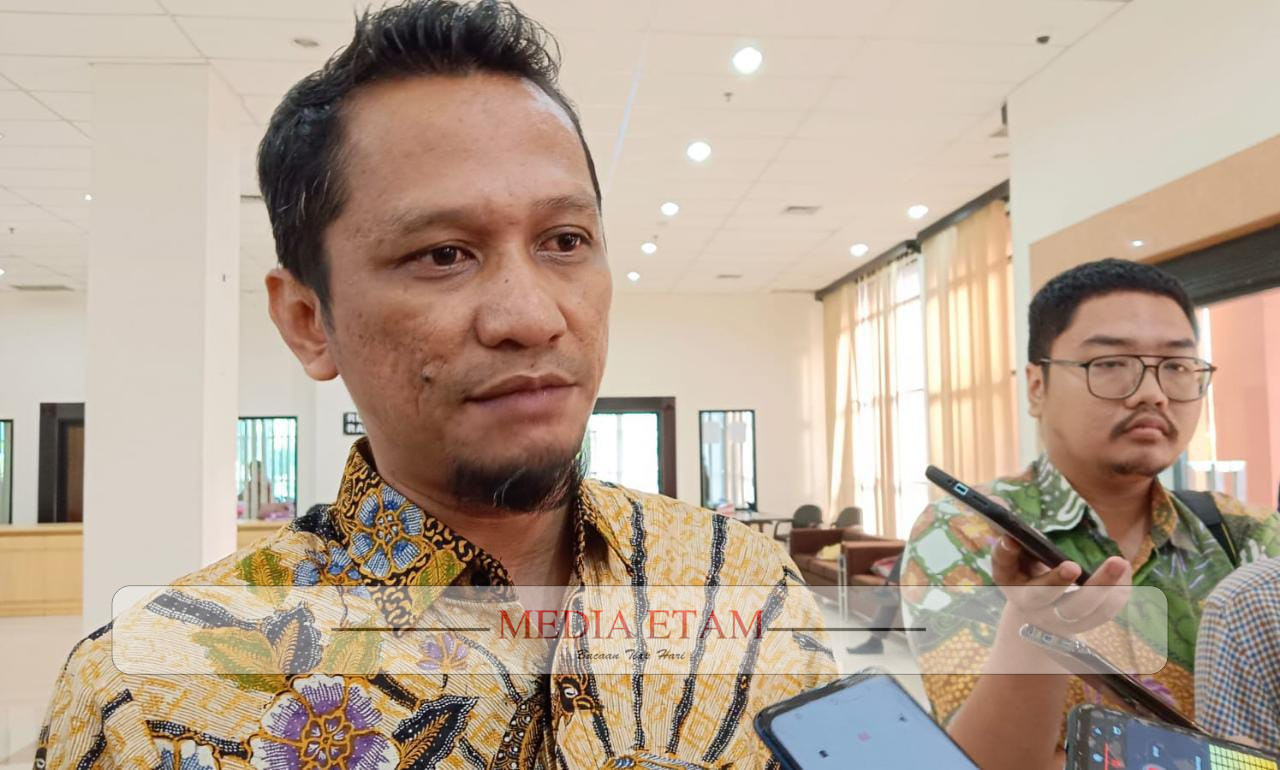 Ketua Komisi II DPRD Kalimantan Timur, Nidya Listiyono saat diwawancarai awak media (Foto Iswanto, Mediaetam.com).