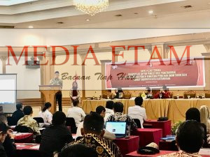 Rapat Pleno Terbuka Rekapitulasi DPHP dan penetapan DPS pemilu 2024 Kukar. (Indah, Mediaetam.com)