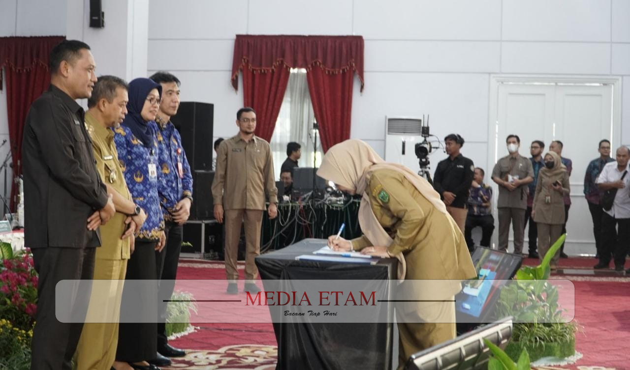 Bupati Berau, Sri Juniarsih, saat menghadiri Musrenbang Provinsi Kaltim di Samarinda pada Senin (17/4/2023). [Prokopim Setkab Berau / Mediaetam.com]