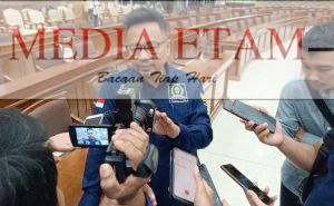 Ketua Komisi I DPRD Kalimantan Timur, Baharuddin Demmu saat diwawancarai awak media (Foto: Iswanto/Mediaetam.com).