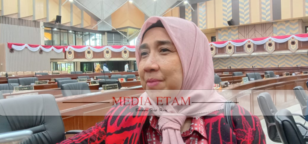 Anggota komisi II DPRD Kalimantan Timur, Ely Hartati Rasyid saat diwawancarai awak media (Foto: Iswanto/Mediaetam.com).