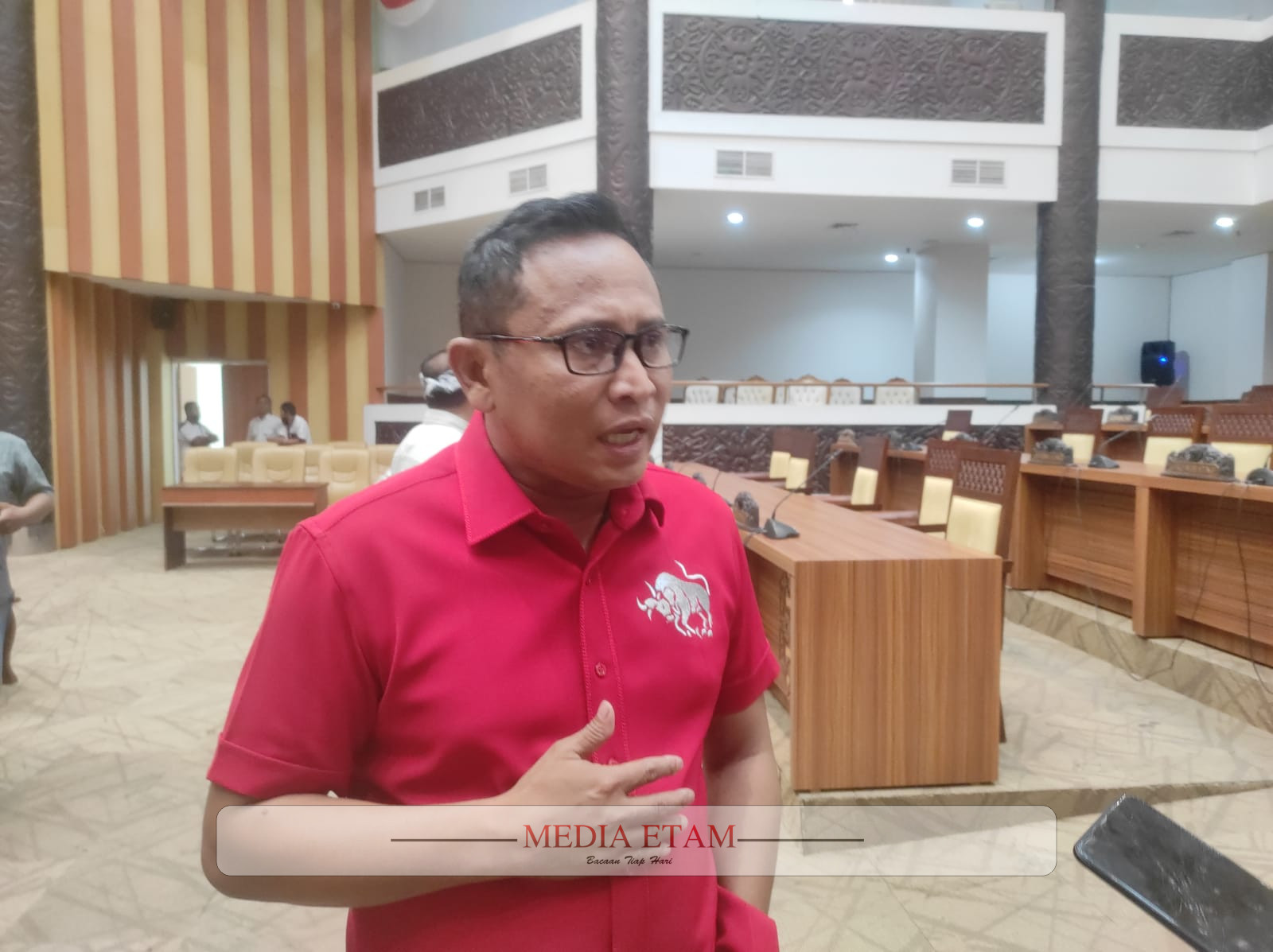 Foto: Anggota Komisi III DPRD Kaltim Anhar saat di wawancarai awak media