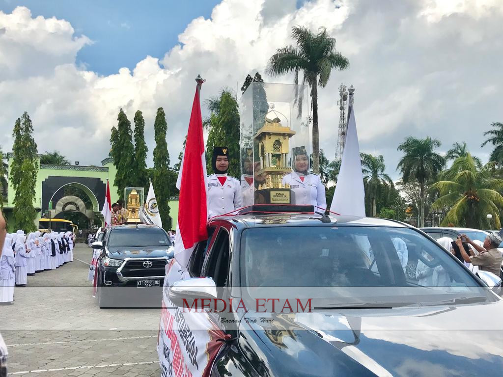 Penyambutan Kafilah MTQ Kukar. (Indah, Mediaetam.com)