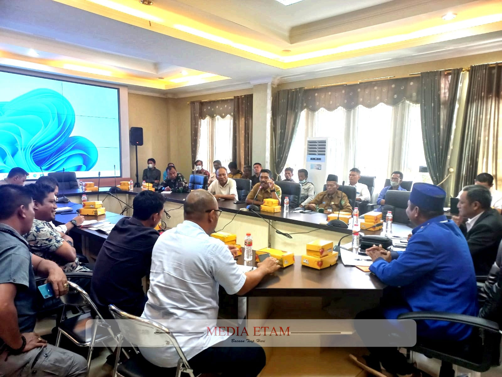 RDP PT MHU dan PT MIJ dengan warga Desa Bakungan, Kecamatan Loa Janan, Kabupaten Kukar. (Indah, Mediaetam.com)