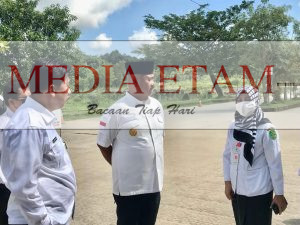 Direktur RSUD AM Parikesit Tenggarong Seberang, Martina Yulianti bersama Bupati Kukar, Edi Damansyah dan Sekda Kukar, Sunggono. (Indah, Mediaetam.com)