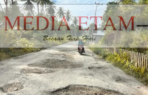 Salah satu kondisi ruas jalan yang rusak di Biduk-Biduk. [Dokumen DPUPR Berau / Mediaetam.com]