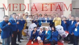 Pose bersama kader-kader PAN usai mengajukan Bacaleg ke KPU Berau. [Elton Wada / Mediaetam.com]