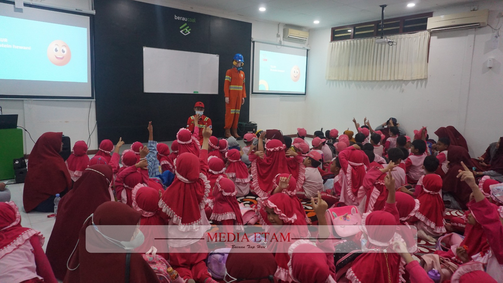 Para siswa TKIT Ash Shohwah saat melakukan kunjungan pada Kampus Safety Samburakat milik PT Berau Coal. [Doc. Berau Coal / Mediaetam.com]
