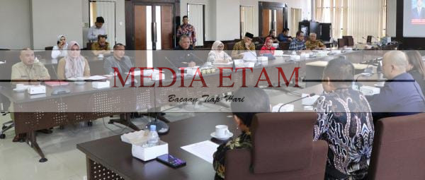 DPRD Kaltim saat menerima kunjungan dari Anggota Bamus DPRD Kalbar (Foto: Humas DPRD Kaltim).