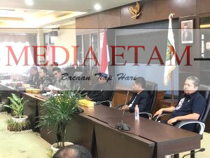 RDP tindaklanjut dari peninjauan Anggota DPRD Kukar di lokasi jalan yang rusak. (Indah, Mediaetam.com)