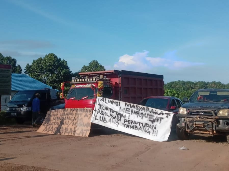 Aksi Unjuk Rasa Aliansi Masyarakat di Samboja. (Dok: Ketua APLH-BM, Yasir Den Has)