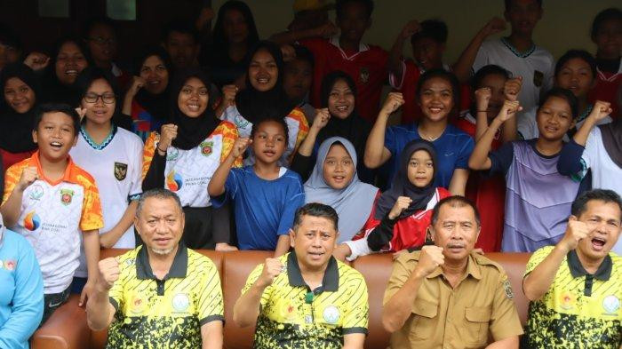 Wakil ketua DPRD, Sigit Wibowo saat menghadiri Pembukaan Kejuaraan Provinsi Junior Dan Seleksi Pra PON Soft Tenis se- Kaltim Tahun 2023 (Foto: Humas DPRD Kaltim).