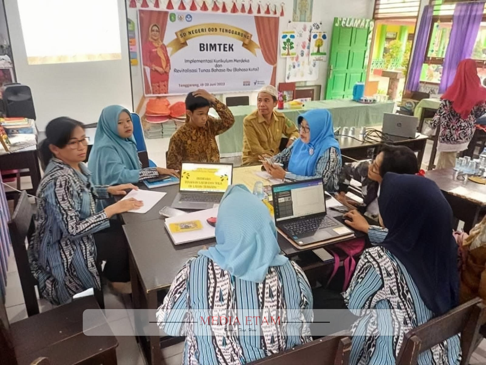 Bimtek Implementasi Kurikulum Merdeka dan Revitalisasi Tunas Bahasa Ibu (Bahasa Kutai). (Indah, Mediaetam.com)
