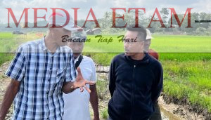 Foto : Kunjungan Baharuddin Demmu menemui kelompok tani di Desa L3 Bangun Rejo ,Tanggarong Seberang ,Kutai Kartanegara (Mujahid ,Mediaetam.com)