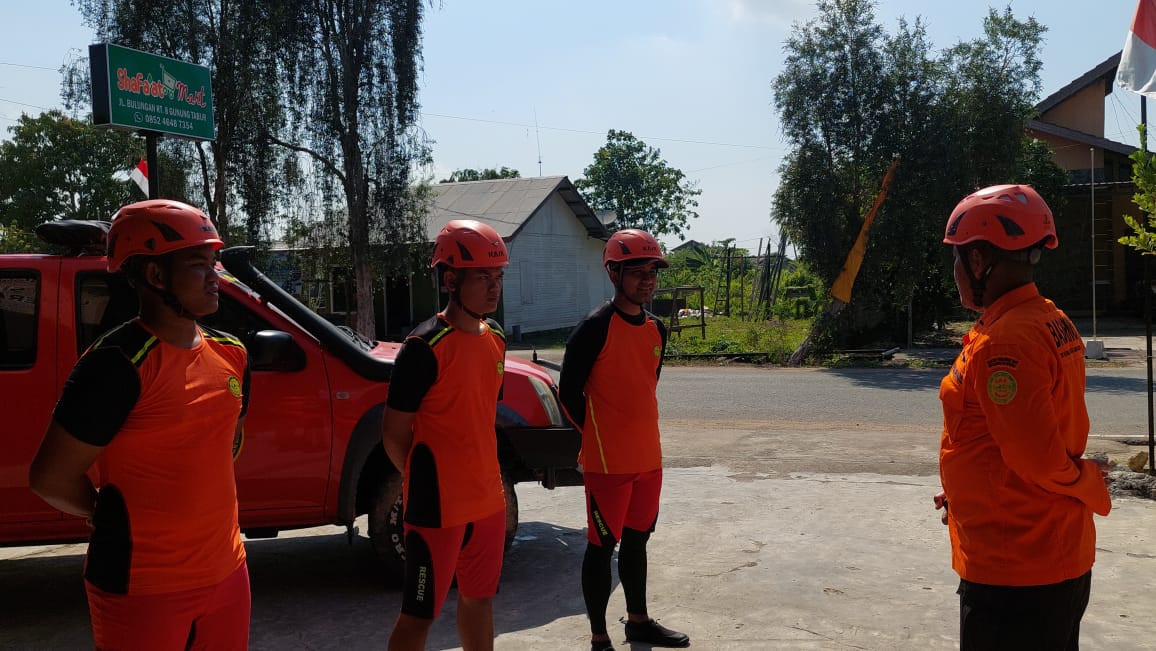 petugas SAR bersiap melakukan pencarian (dokumen BASARNAS)