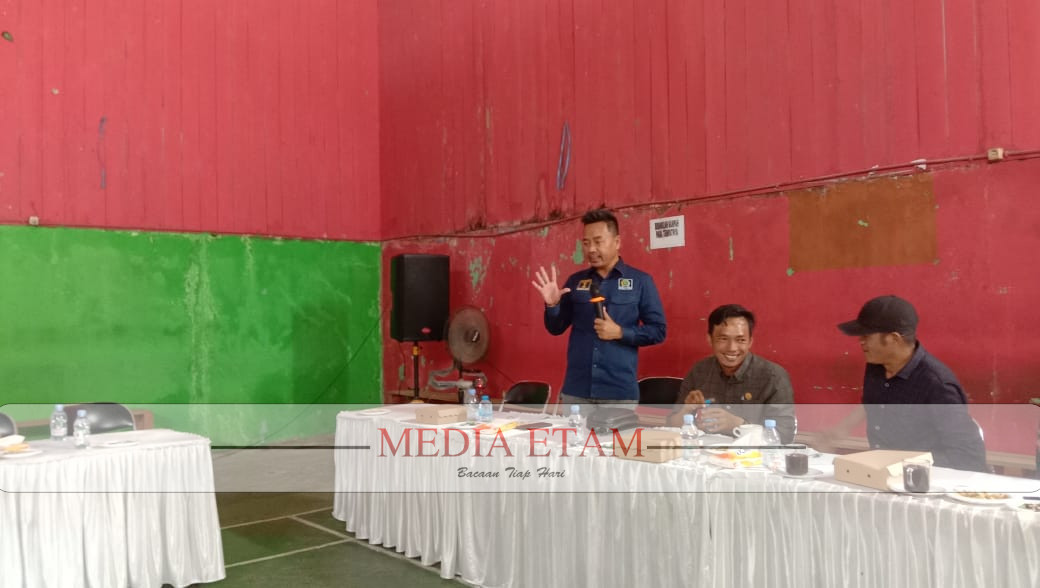 Foto : Baharuddin Demmu Menghadiri Kegiatan Musrenbang di Desa Sungai Meriam ,Kecamatan Anggana ,Kabupaten Kutai Kartanegara (Mujahid ,mediaetam.com)