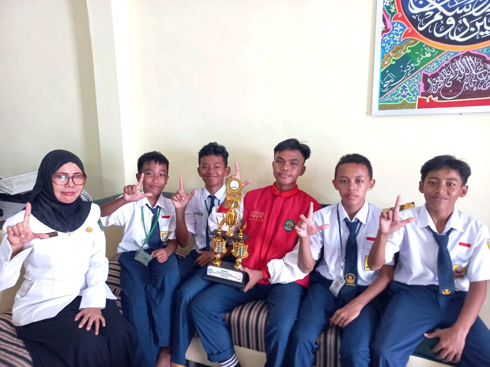 Lima Pelajar SMPN 3 Tenggarong peraih prestasi di lomba 02SN Kukar. (Dok: SMPN 3 Tenggarong)