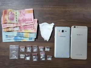 Barang bukti narkotika milik NW. (Dok: Polres Kukar)