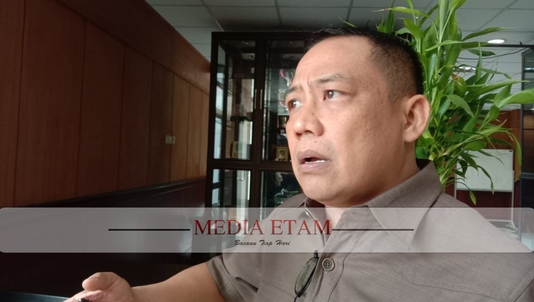 Anggota Banggar DPRD Kaltim Sarkowi V Zahry saat diwawancarai soal APBD Kaltim Tahun 2024 (Mujahid, Mediaetam.com)