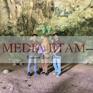 Foto : Penyerahan Policy Brief Oleh Brief Oleh Kelompok KKN 12-A Universitas Balikpapan kepada Kepala Dinas Kebudayaan dan Pariwisata Kabupaten Penajam Paser Utara (Mujahid ,mediaetam.com)