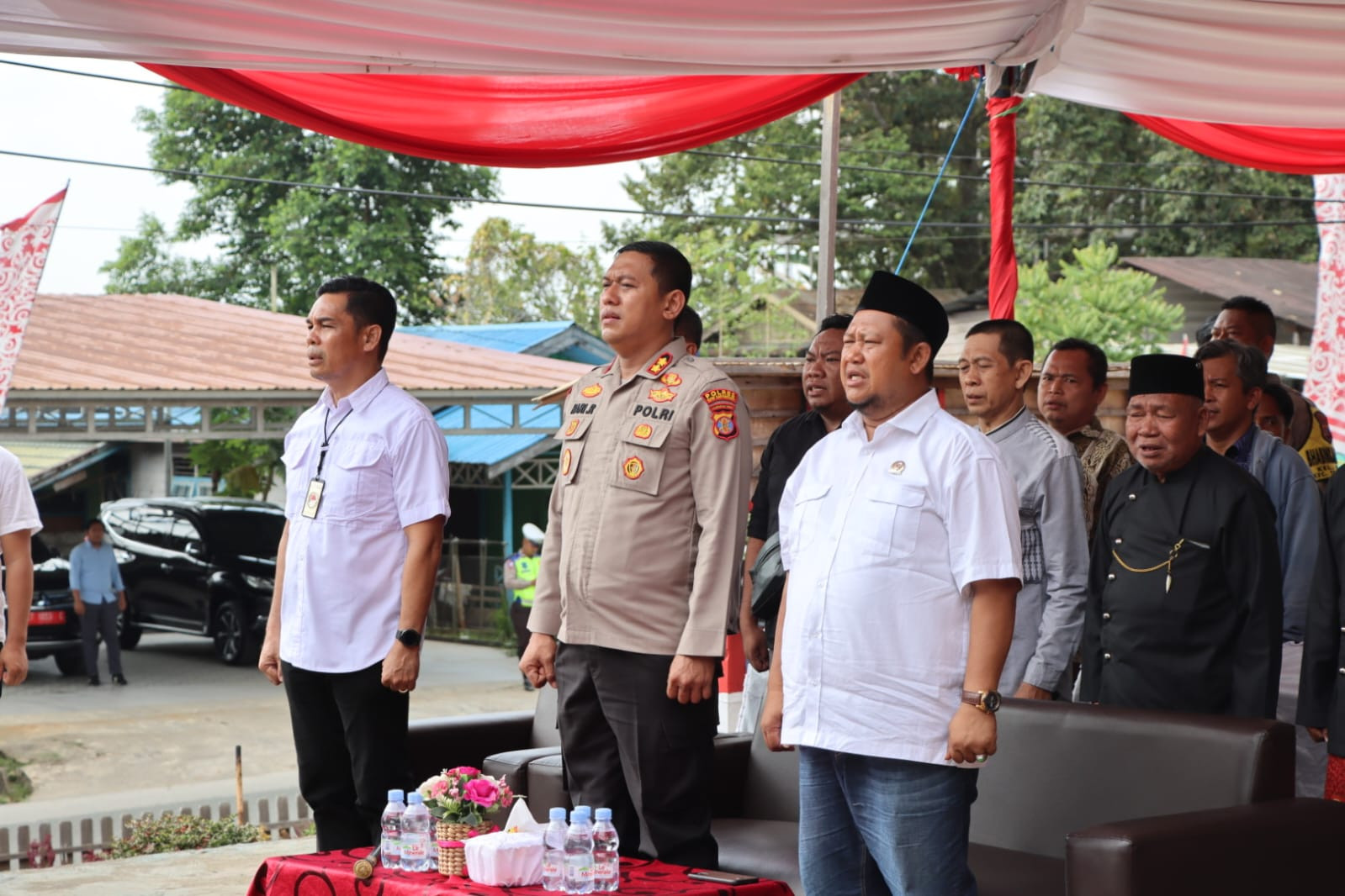 Ketua DPRD Kukar, Abdul Rasyid saat menghadiri acara launching Kampung Bebas Narkoba. (Dok: Polres Kukar)